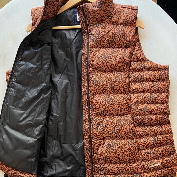 Lands’ End Down Puffer Vest Caramel Leopard Print Like New - Picture 9 of 16